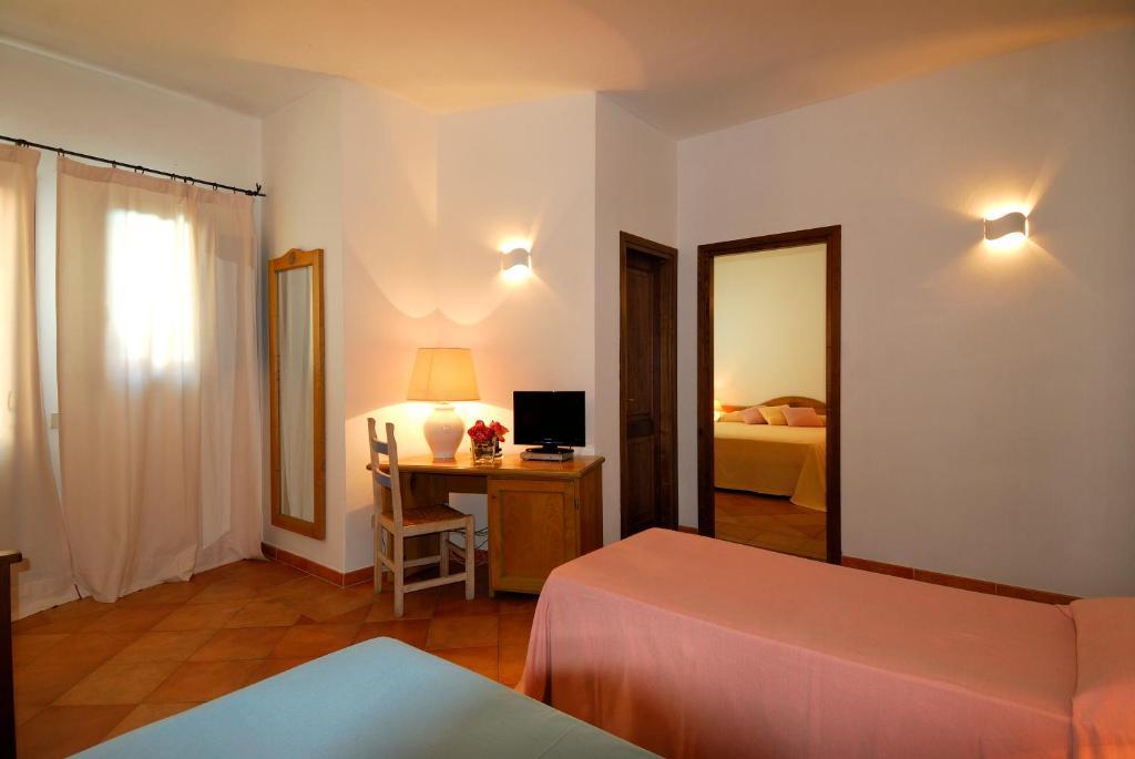 Boutique Hotel Sant'Andrea & Relais San Pantaleo Ruang foto