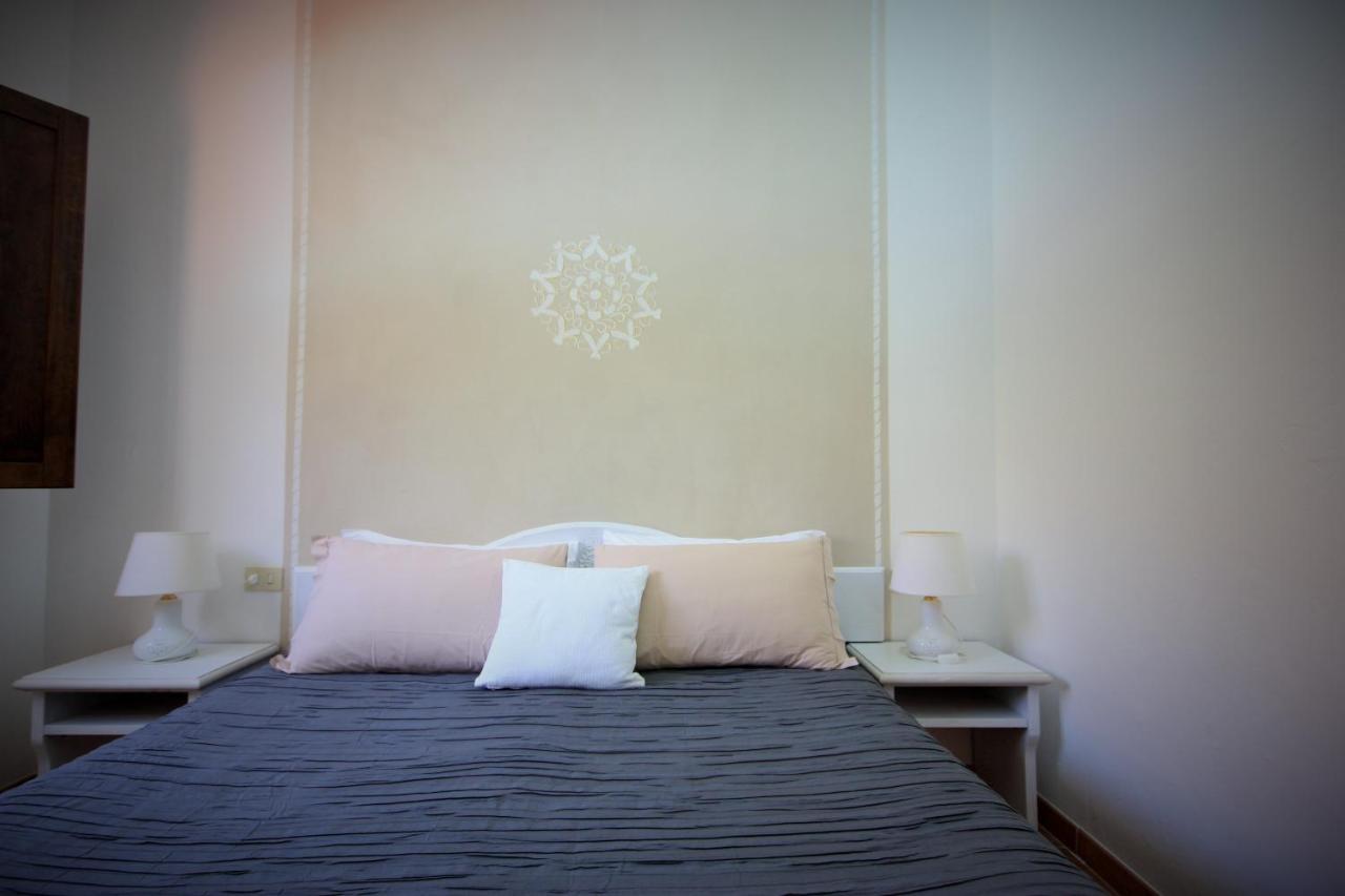 Boutique Hotel Sant'Andrea & Relais San Pantaleo Bagian luar foto