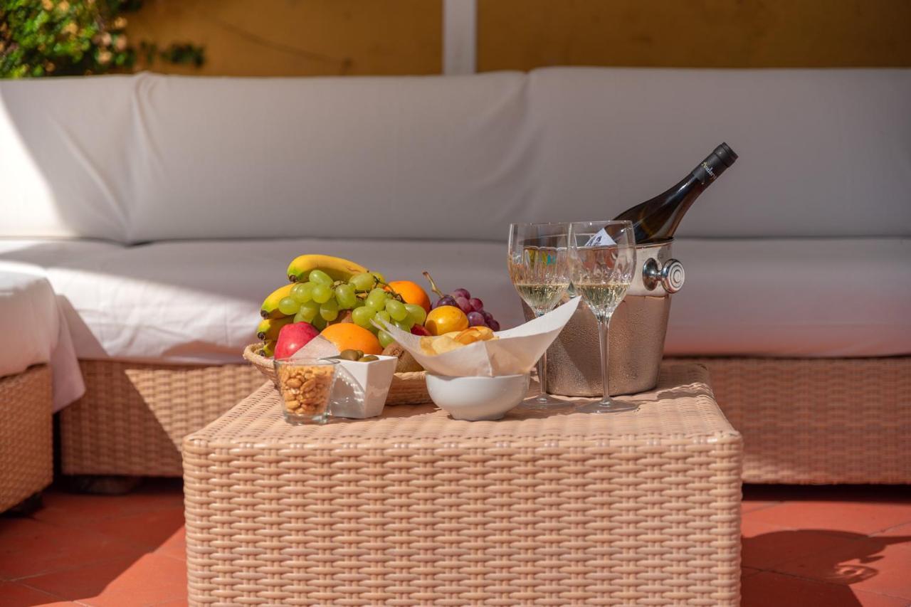 Boutique Hotel Sant'Andrea & Relais San Pantaleo Bagian luar foto