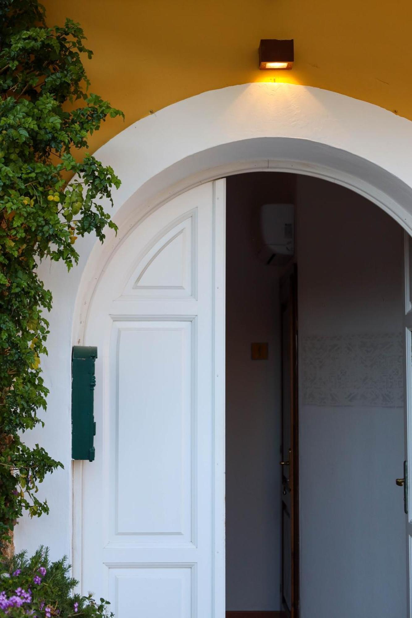 Boutique Hotel Sant'Andrea & Relais San Pantaleo Bagian luar foto