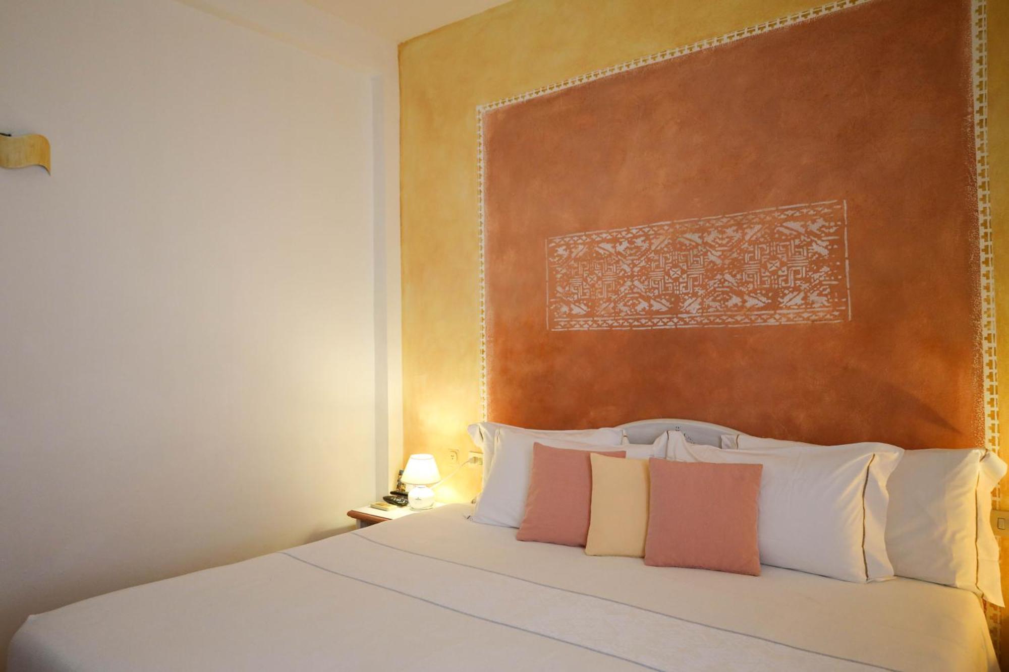 Boutique Hotel Sant'Andrea & Relais San Pantaleo Bagian luar foto