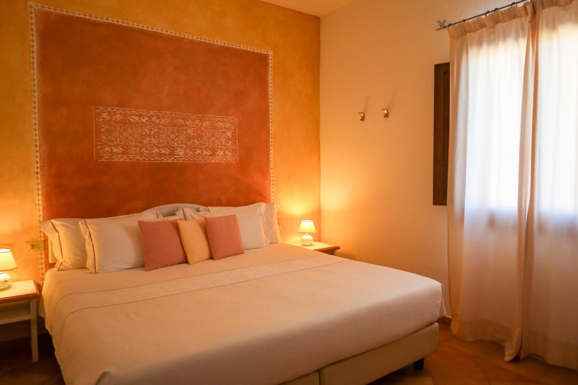 Boutique Hotel Sant'Andrea & Relais San Pantaleo Bagian luar foto