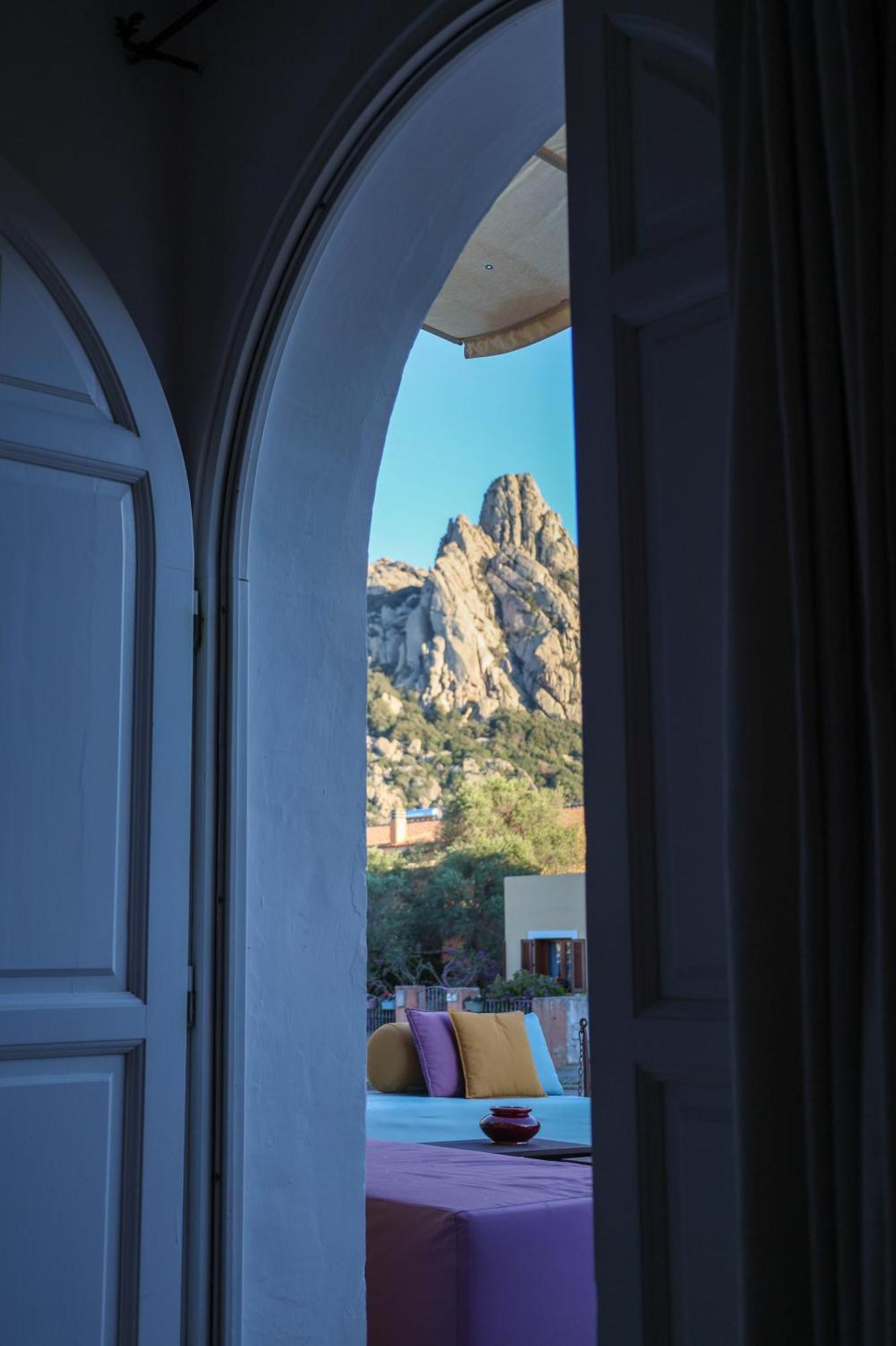 Boutique Hotel Sant'Andrea & Relais San Pantaleo Bagian luar foto