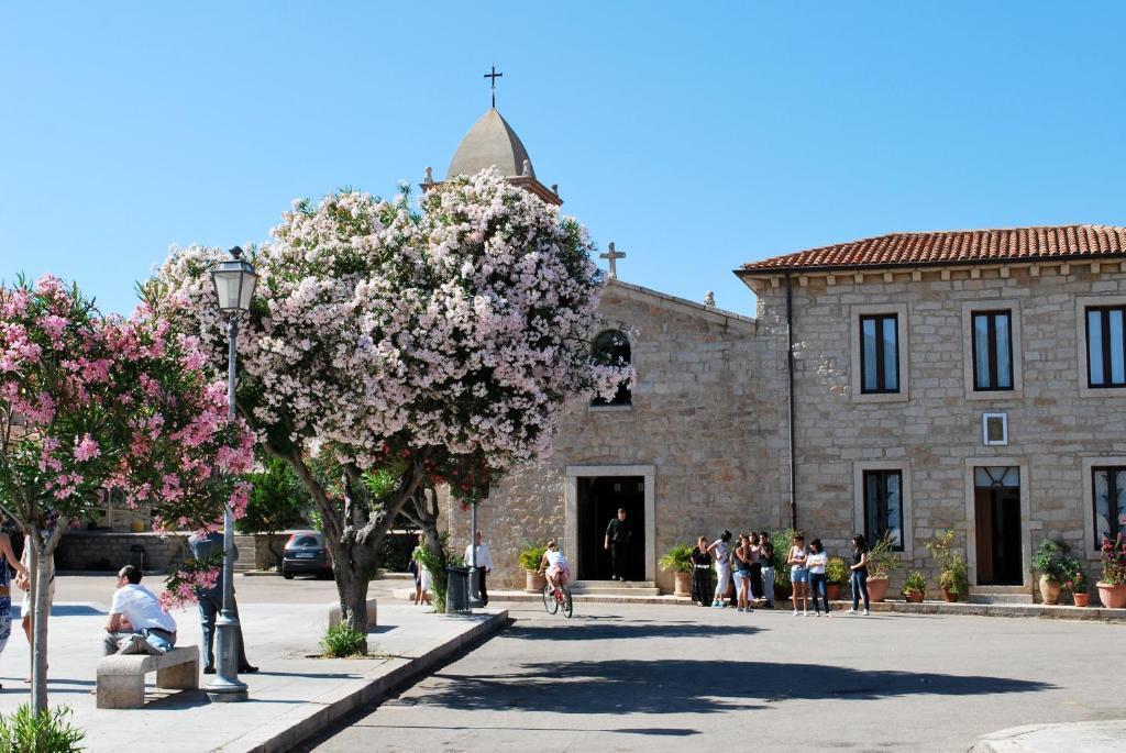 Boutique Hotel Sant'Andrea & Relais San Pantaleo Bagian luar foto