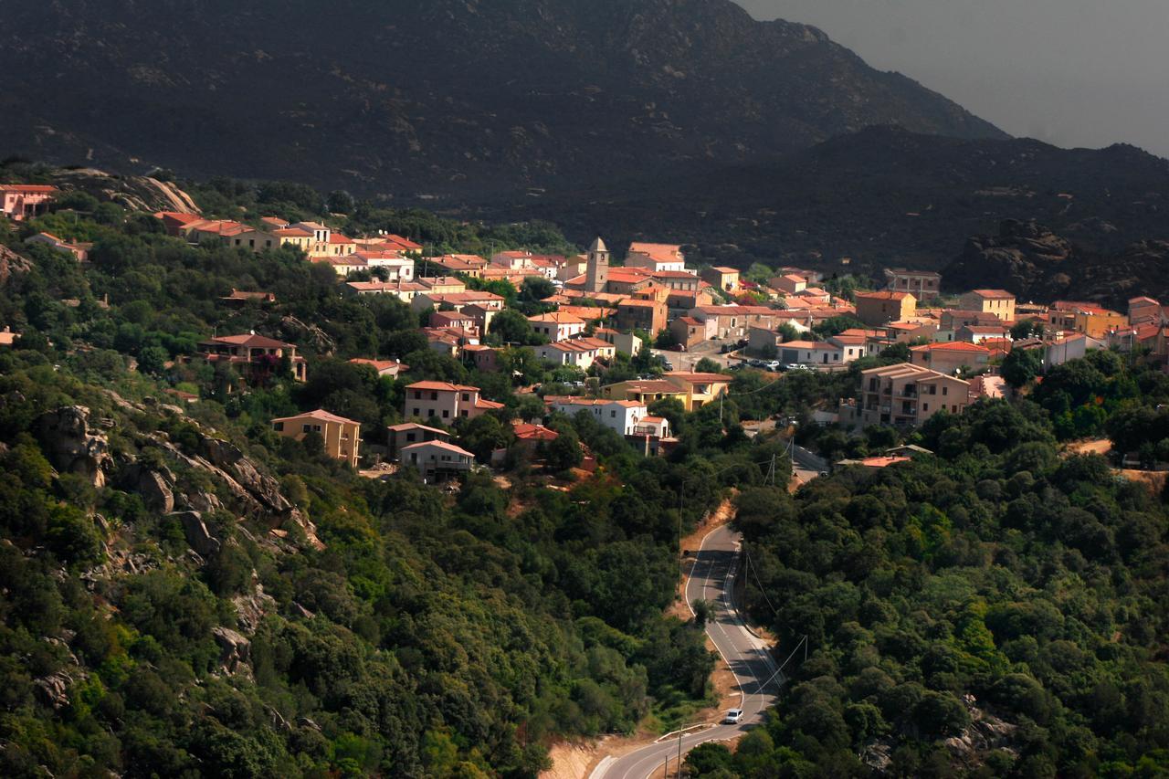 Boutique Hotel Sant'Andrea & Relais San Pantaleo Bagian luar foto
