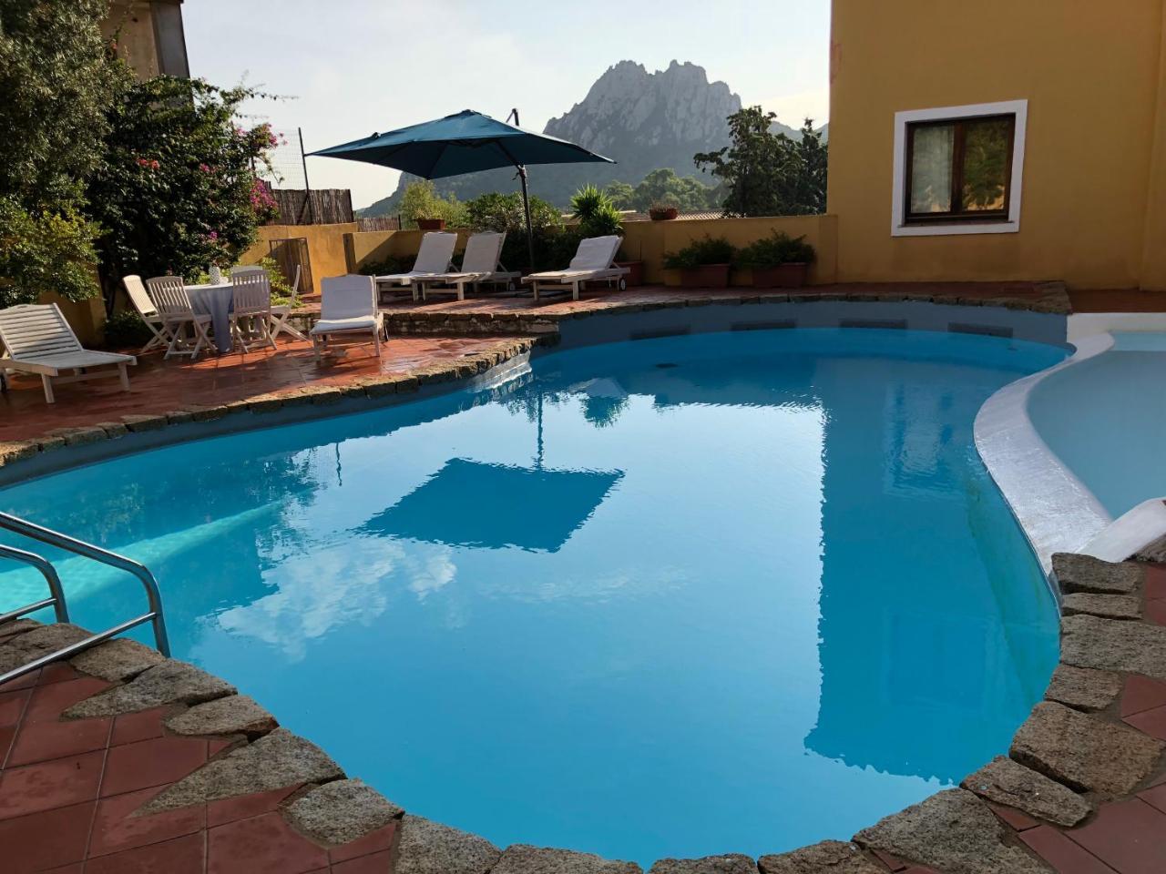 Boutique Hotel Sant'Andrea & Relais San Pantaleo Bagian luar foto