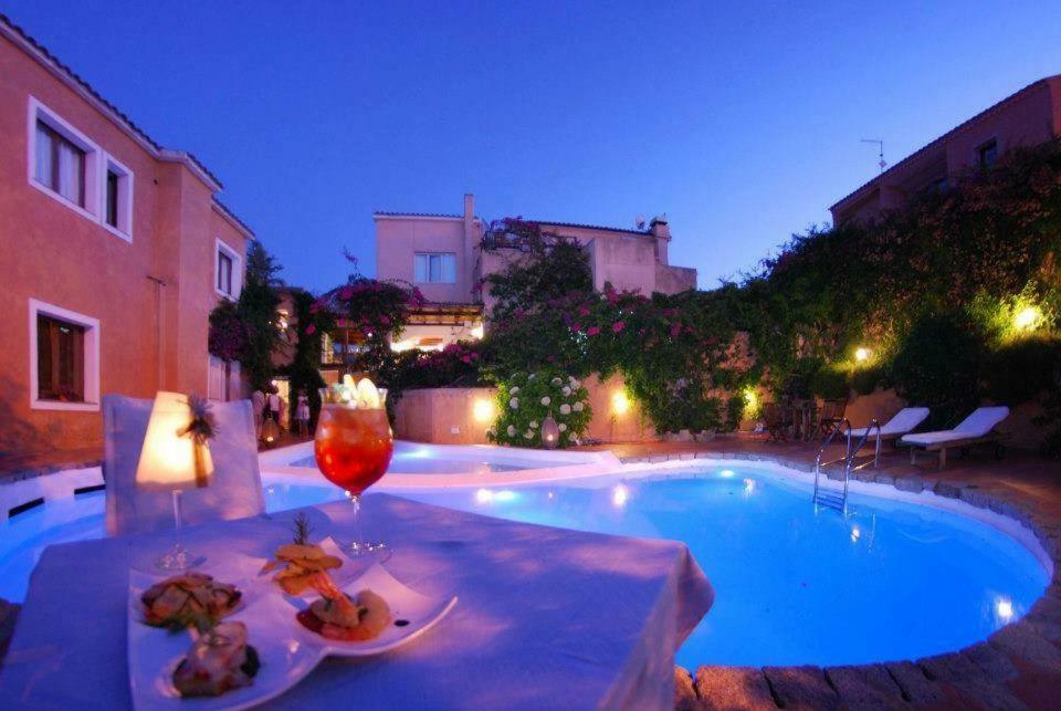 Boutique Hotel Sant'Andrea & Relais San Pantaleo Bagian luar foto
