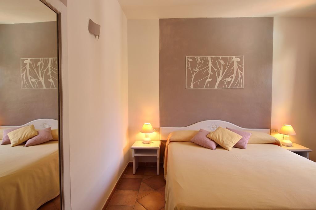 Boutique Hotel Sant'Andrea & Relais San Pantaleo Ruang foto