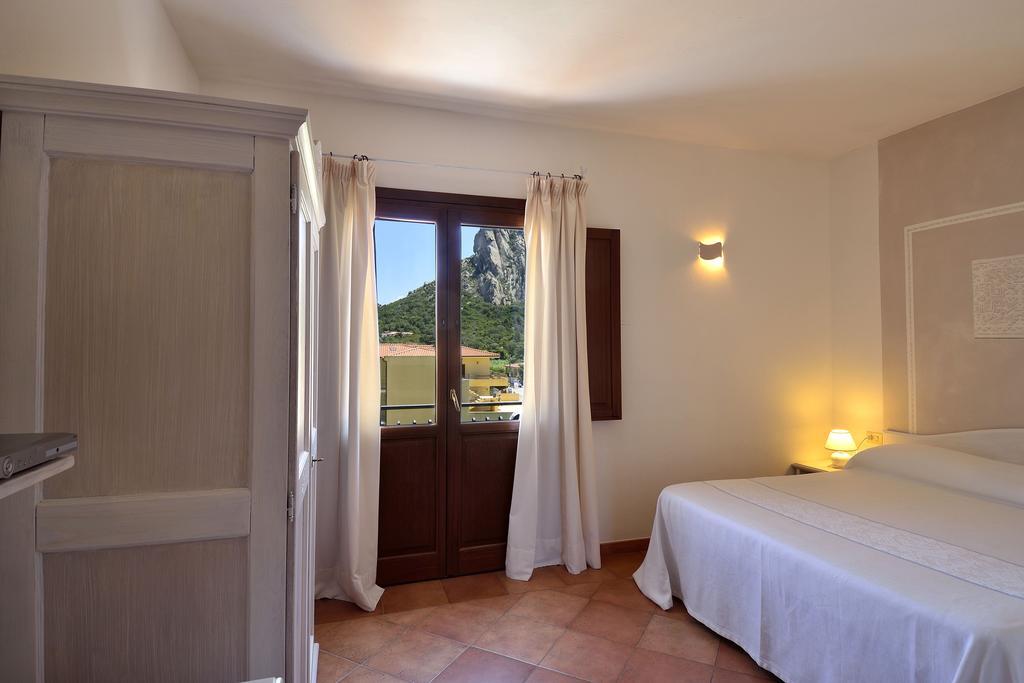 Boutique Hotel Sant'Andrea & Relais San Pantaleo Ruang foto