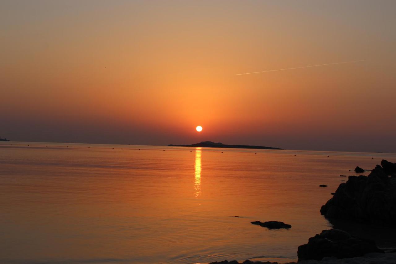 Boutique Hotel Sant'Andrea & Relais San Pantaleo Bagian luar foto